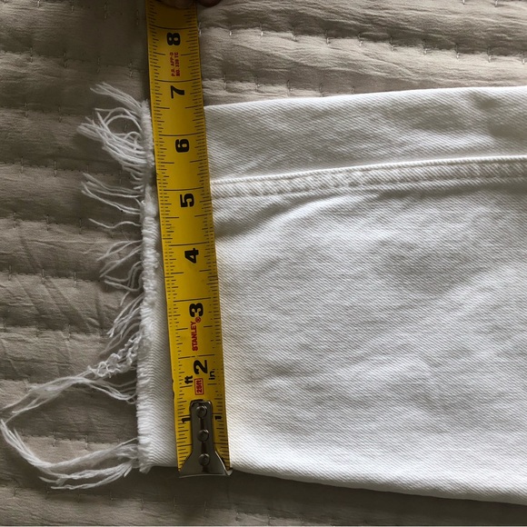 Zara women’s high waist cropped white jeans. Sz 8 - Picture 6 of 7